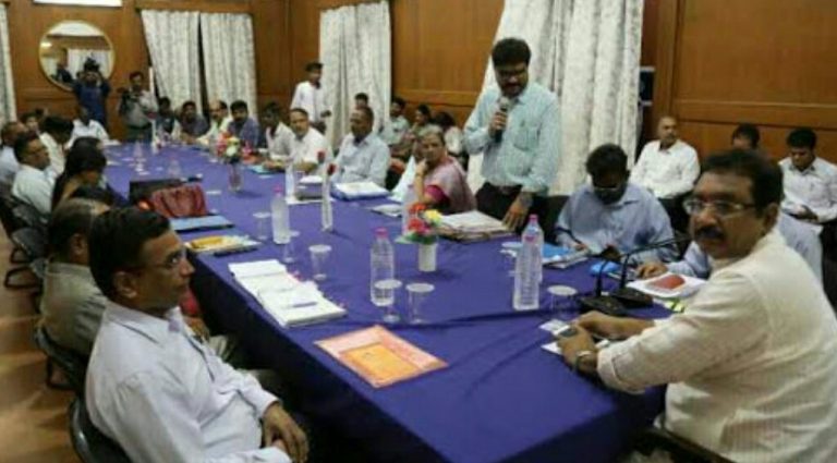 स्कूलों में शिक्षकों पर कंट्रोल के लिए बनेगा कंट्रोल रूम !