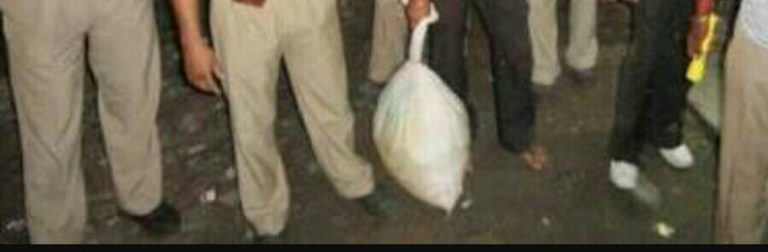 भूतेश्वर मंदिर के पास झाड़ियों में छिपा बेची जारहीं थी शराब !!