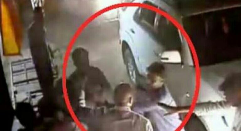 लाल बत्ती न होने से भी बिगड़ रहें हैं हालात चल रहीं हैं गोलियां !!