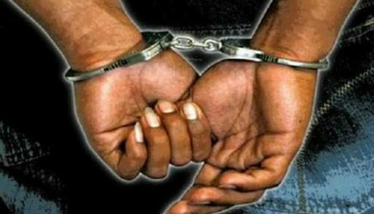 आतंक का पर्याय बन चुका अपराधी रवि आज पुलिस के हत्थे चढ़ा ! !