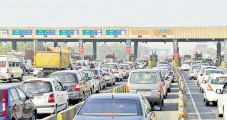 1 जुलाई से टोल प्लाजा पार करते ही A/c से कट जाएंगे पैसे बचेंगे लंबी लाइन से ! !
