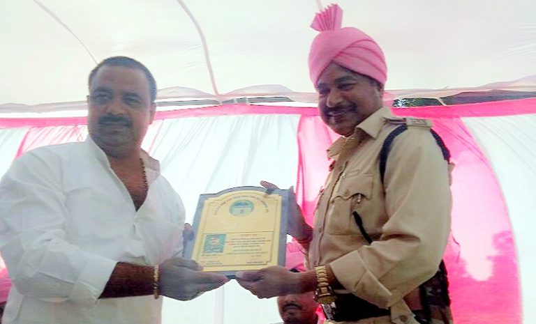 जब कप्तान ने भरी सभा मे कहा टीआई आर्य..