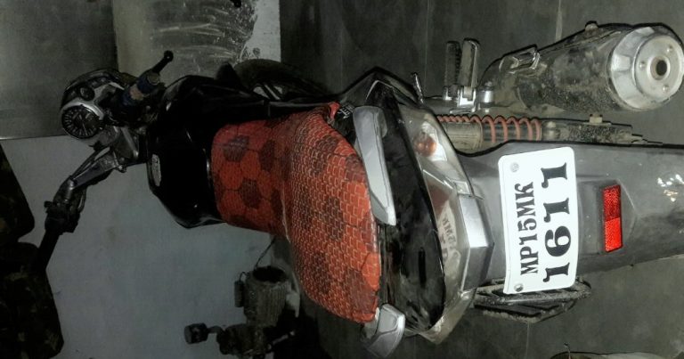 फरार आरोपी को पुलिस ने पीछा कर पडका,2 पिस्टल 3 जिंदा कारतूस भी बरामद !