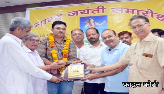 PicsArt_05-09-04.12.16_copy_700x400