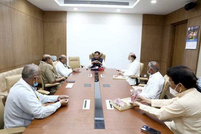 संस्थाओं में गबन और धोखाधड़ी करने वाले प्रबंधकों के विरुद्ध सख्त कार्यवाही हो- मंत्री भदौरिया