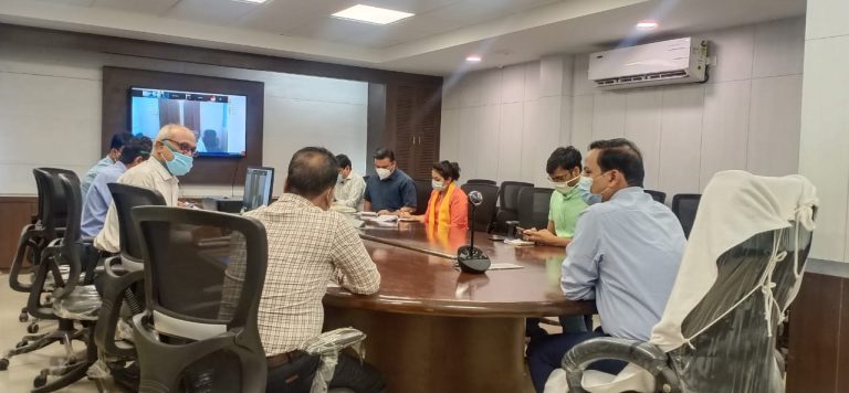 वैक्सीनेशन के लक्ष्य को पूरा न करने वालों पर होगी सख्त कार्रवा -कलेक्टर सिह