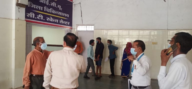 कलेक्टर दीपक सिंह ने किया जिला चिकित्सालय का आकस्मिक निरीक्षण