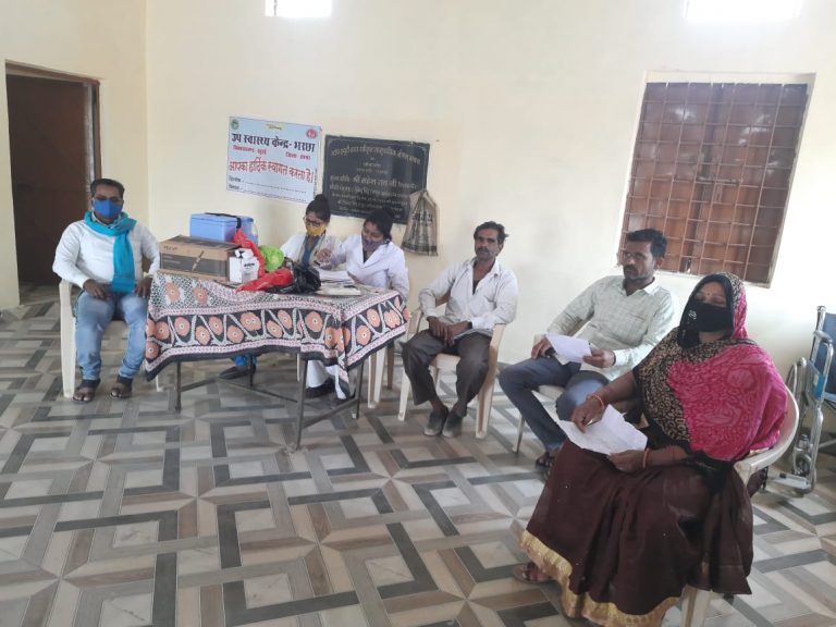 सरपंच, ग्राम वासियों की जागरूकता एवं स्वास्थ्य विभाग की टीम के प्रयासों से गांव में हुआ शत प्रतिशत वैक्सीनेशन
