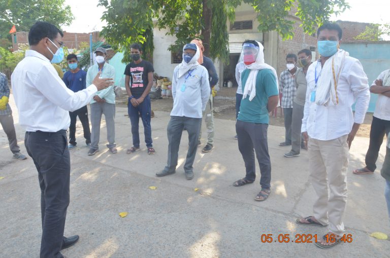 नगर निगम आयुक्त ने कोविड-19 के अंतर्गत मृत हुये शवों के विधि विधान से