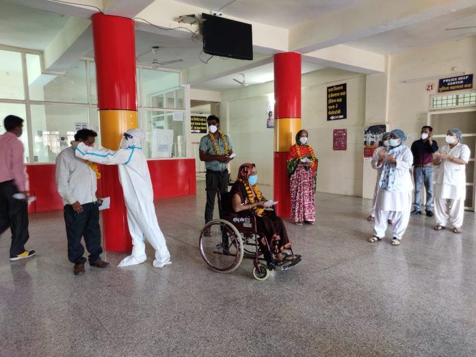 5 Corona Infected Healthy Back Home Today From Khurai Kovid Care Center