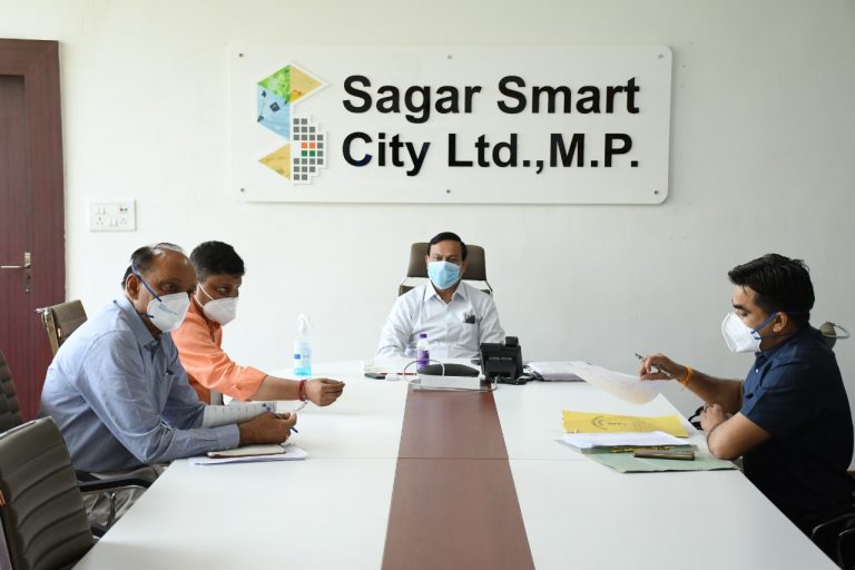 स्मार्ट सिटी आइसीसीसी से जिले के वैक्सीनेशन सेंटर्स की करें प्रतिदिन मॉनीटरिंग -कलेक्टर  सिंह