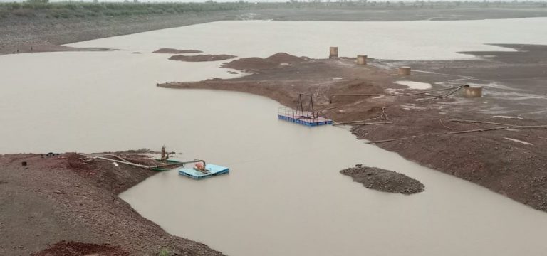 नगर निगम आयुक्त ने राजघाट बांध का निरीक्षण किया