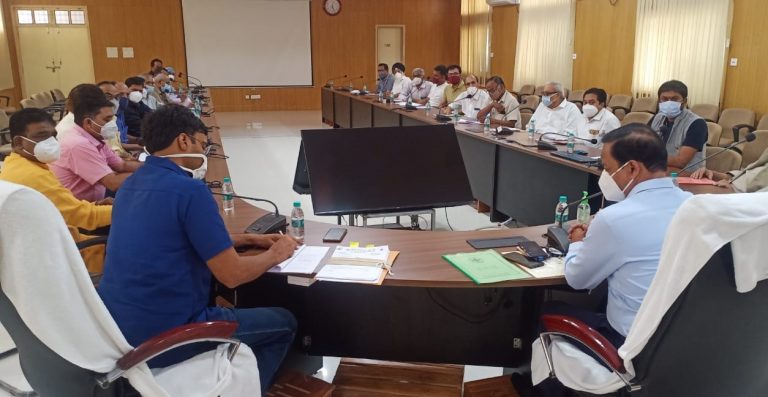 जिला चिकित्सालय में रेडक्रास के माध्यम से बढ़ेगी डायलिसिस मशीनें