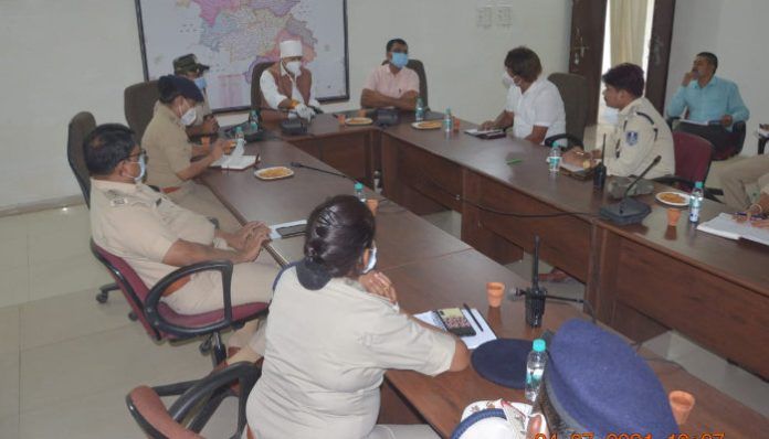 City MLA and Municipal Commissioner took a meeting to organize the traffic system of the city