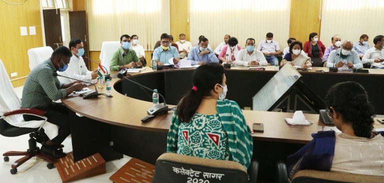 आरआरटी, एमएमयू टीमों और डिस्ट्रिक्ट कमांड एंड कंट्रोल सेंटर को पुनः सक्रिय करें- कलेक्टर  सिंह