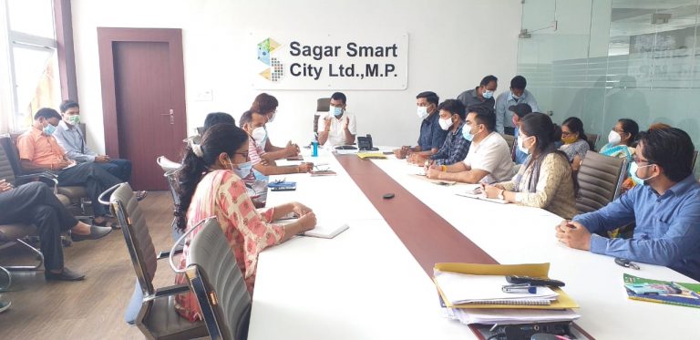 निगमायुक्त ने टीकाकरण की तैयारियों को लेकर ली अधिकारियों की बैठक
