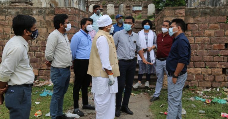 पुरानी डफरिन अस्पताल का विधायक, कलेक्टर ने किया निरीक्षण