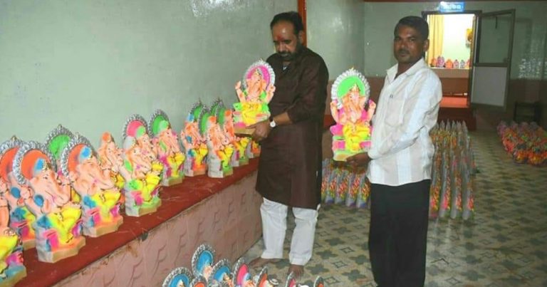 लोक निर्माण मंत्री भार्गव मिट्टी की 5100 गणेश प्रतिमाएं, श्रद्धालुओं को भेंट करेंगे