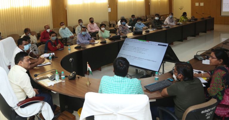 अवैध उत्खनन, परिवहन पर एसडीएम दें विशेष ध्यान -कलेक्टर आर्य