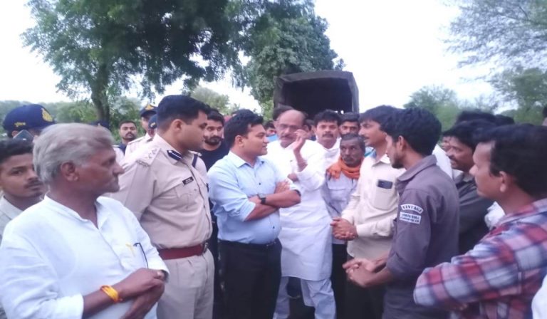 कलेक्टर और पुलिस अधीक्षक ने रात्रि में ही बीना में सम्हाला मोर्चा इस तरह किया गया अनेक परिवारों को रेस्क्यू