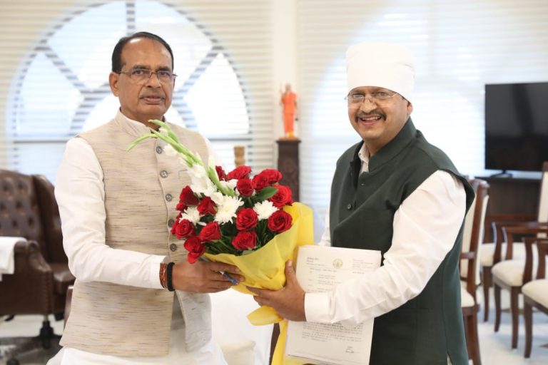 एमएलबी स्कूल का अस्तित्व यथावत बना रहेगा  सीएम राइज स्कूल का अन्यत्र स्थान पर होगा निर्माण- मुख्यमंत्री