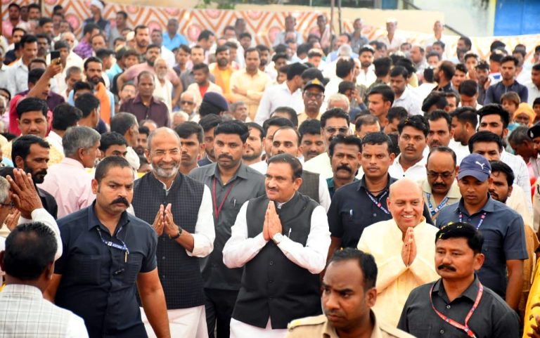 शपथग्रहण के साथ ही कर्रापुर नगर परिषद को मंत्री भूपेंद्र सिंह ने दीं करोड़ों की सौगात