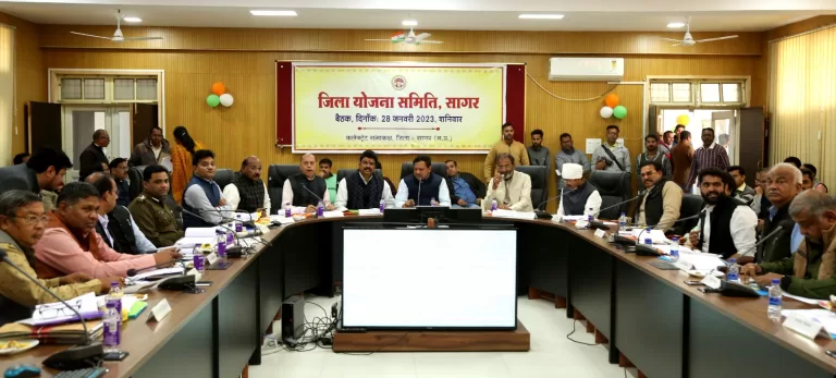 सागर: अपराधियों के विरूध्द सख्त से सख्त कारवाई की जाये- प्रभारी मंत्री भदौरिया