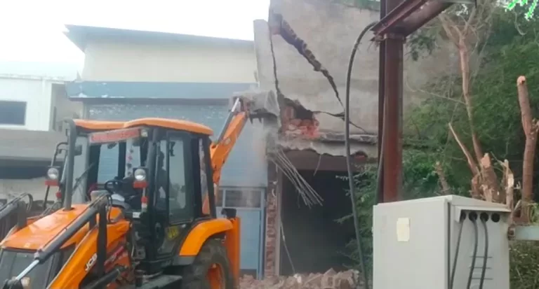 MP: जग्गू हत्याकांड- आरोपी की होटल के बाद आटा मिल को तोड़ने का काम शुरू