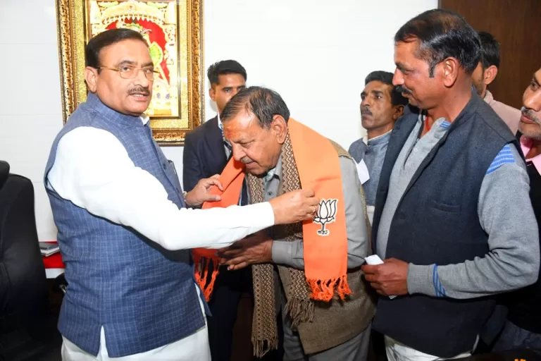 सागर: मंत्री भूपेन्द्र सिंह के ग्राम के लोगों ने भाजपा की सदस्यता ग्रहण की