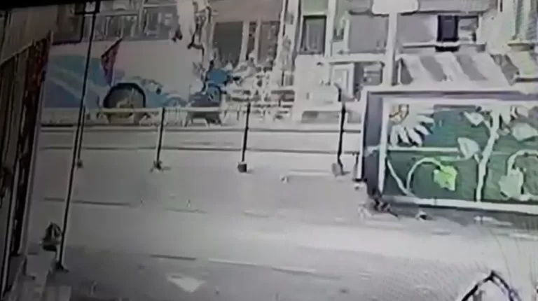 MP: तेज रफ़्तार बस ने दो को रौंदा, 48 वर्षीय महिला व उसके 3 साल के भतीजे की मौत