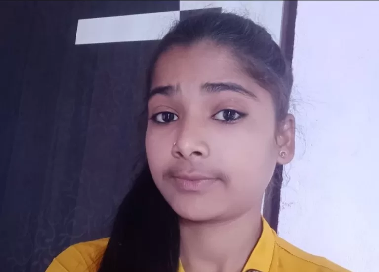 छत से निकली विधुत हाईटेंशन लाइन की चपेट में इस तरह आई युवती झुलस गई