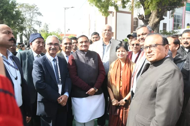 Sagar: मंत्री भूपेंद्र सिंह ने विवि की एल्यूमिनी मीट में हिस्सा लिया