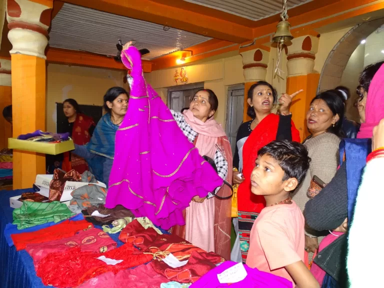 स्वामी विवेकानंद विश्वविद्यालय सागर के आत्मनिर्भर अभियान में निःशुल्क सिलाई प्रशिक्षण केंद्र का समापन