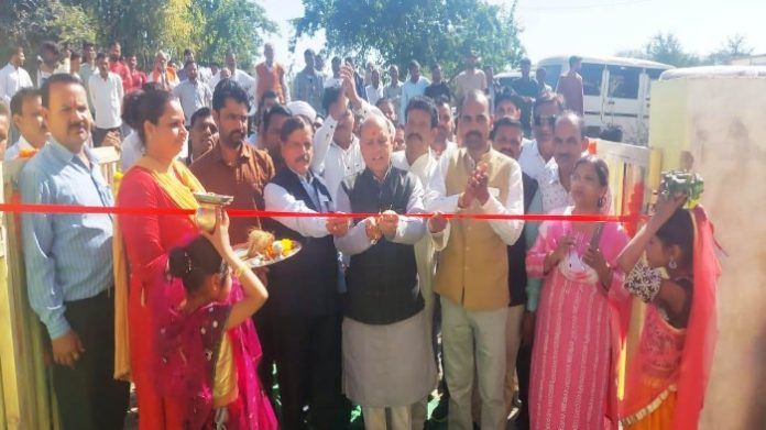 A(1)(4)_copy_700x393