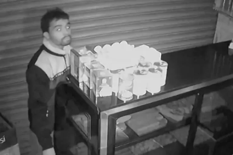 मोतीनगर थाना क्षेत्र: मिठाई की दुकान में चोरी, खाने का सामान और नकदी ले उड़े चोर