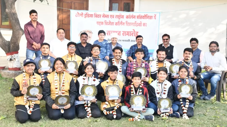 जम्मू कश्मीर में खेलो इंडिया विंटर गेम्स में सागर के विजेता खिलाड़ियों का विधायक जैन ने किया सम्मान