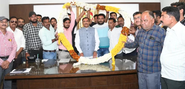 ब्लाक कांग्रेस के कार्यकारी अध्यक्ष के पुत्र ने भाजपा की सदस्यता ली