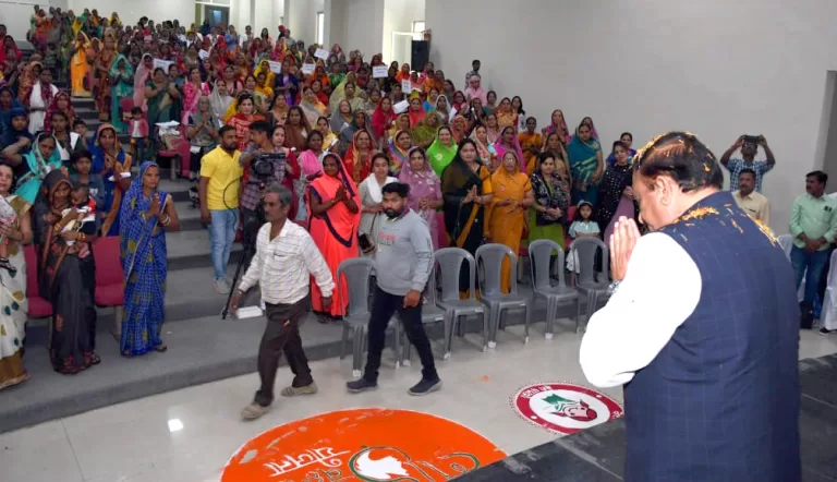 बहिने धन का सदुपयोग करना जानती हैंः मंत्री भूपेन्द्र सिंह