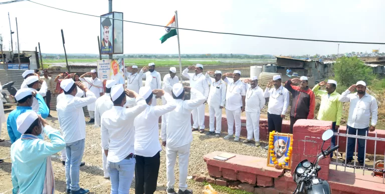 लाखा बंजारा झील में हुआ सेवादल का मासिक धवजवंदन कार्यक्रम