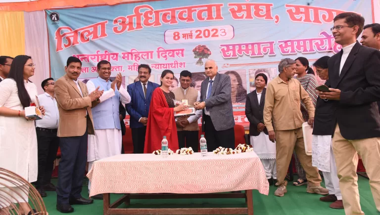 अधिवक्ता संघ द्वारा अंतर्राष्ट्रीय महिला दिवस पर सम्मान समारोह आयोजित हुआ