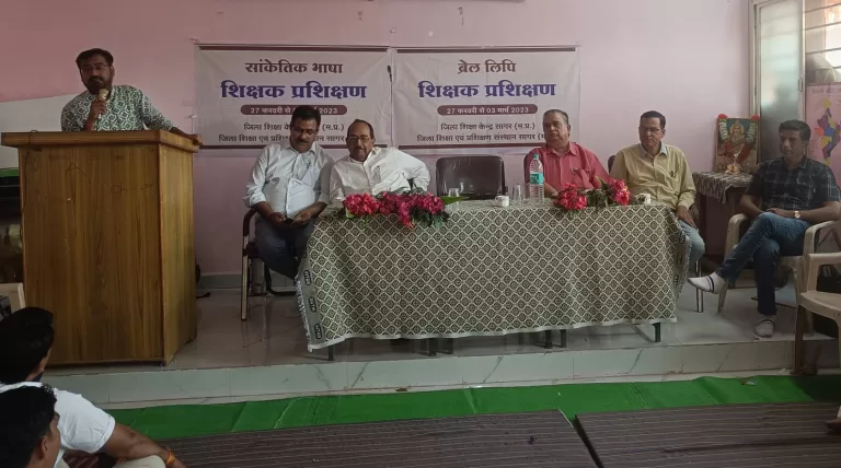 अभिव्यक्ति के लिए संवेदना आवश्यक : डॉ. शर्मा