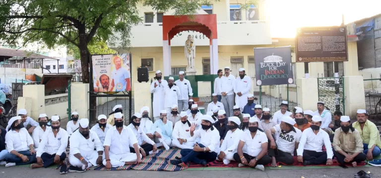 राहुल गांधी की संसद सदस्यता रद्द होने पर सेवादल का मुँह पर तालाबंदी विरोध