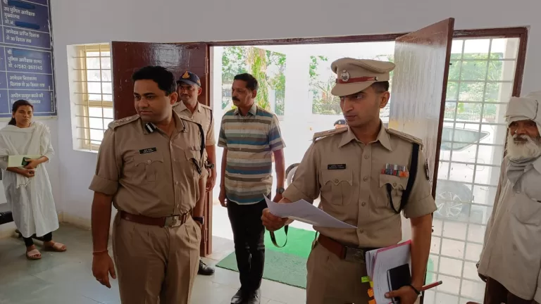 जिले में नए पुलिस अधीक्षक अभिषेक तिवारी ने पदभार ग्रहण किया, नक्सलियों से मुठभेड़ में मिल चुका हैं वीरता पदक