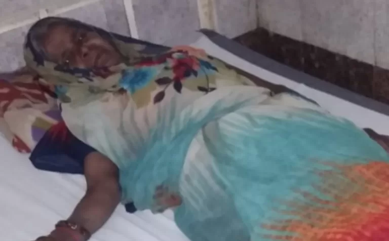 समय पर चाय न मिली तो बेटे ने माँ को ही धारधार हथियार मारा