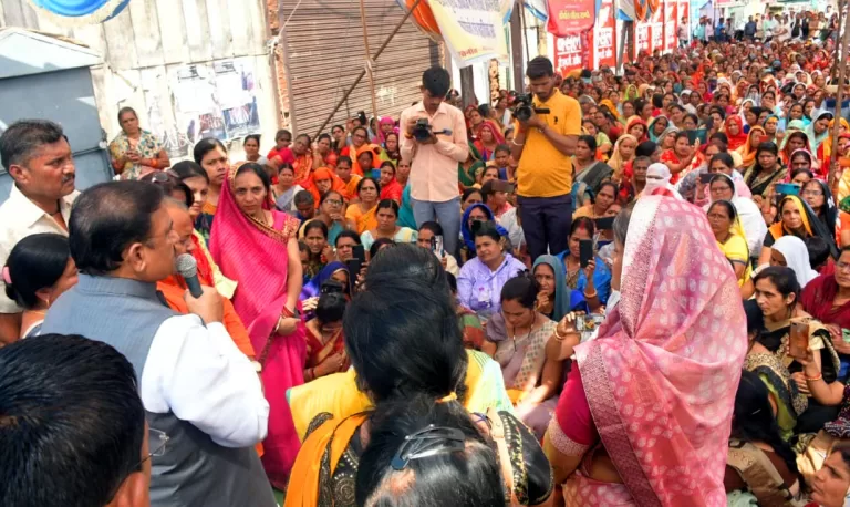 मंत्री भूपेन्द्र सिंह ने आंगनवाड़ी कार्यकर्ताओं और सहायिकाओं का आंदोलन समाप्त कराया