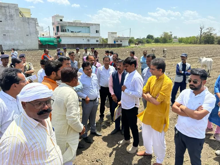 24 अप्रैल से सागर में बागेश्वर धाम कथा: विधायक के साथ कलेक्टर, एसपी ने किया कथा स्थल का निरीक्षण