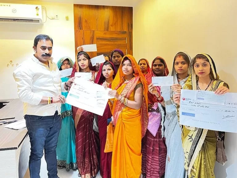 सागर विस् में वंचित लाडली बहनों के खाते में काँग्रेस डाल रही हैं खातों में 15/15 सौ रुपये