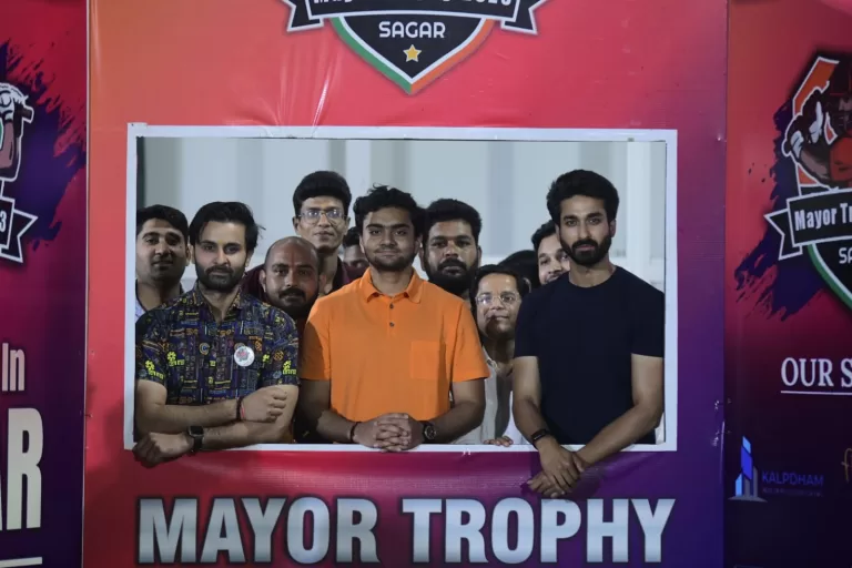 महापौर नाईट क्रिकेट ट्रॉफी 2023: ऐसे आयोजनों से ही देश को बड़े खिलाड़ी मिलते हैं- अभिराज सिंह