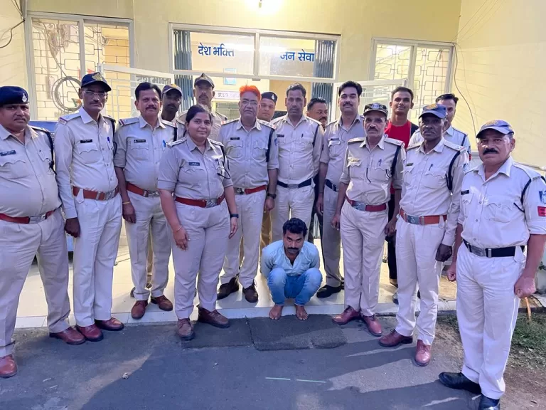 हत्यारे ने कहा पत्नी पर थी उसकी बुरी नजर, तलवार से कर दी हत्या