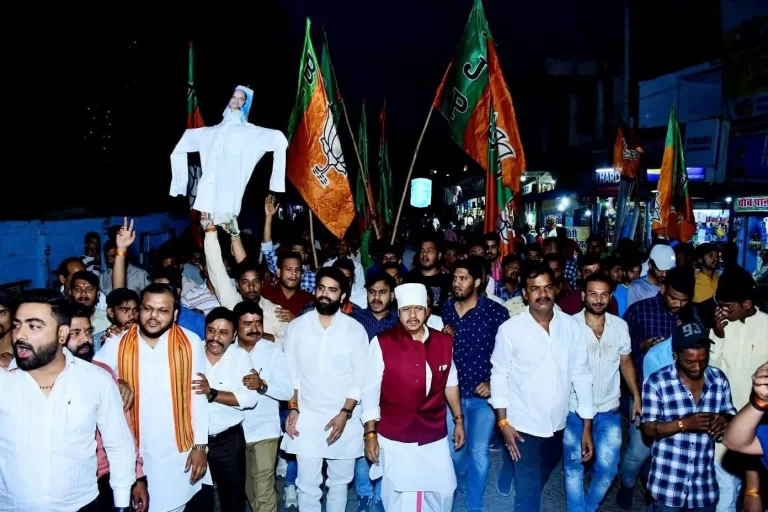 कांग्रेस कभी आदिवासियों का विरोध करती है तो कभी बलिदानियों का – यश अग्रवाल